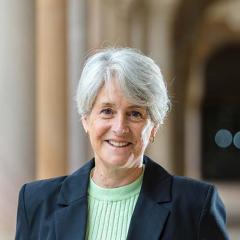 Dr Kim Edmunds